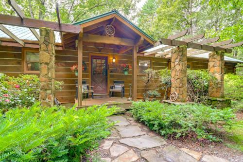 Drifting Feather Mountain Cabin Waterfront Deck