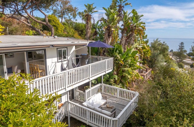 NEW! Lillie's Oceanview Retreat (Pet Friendly)