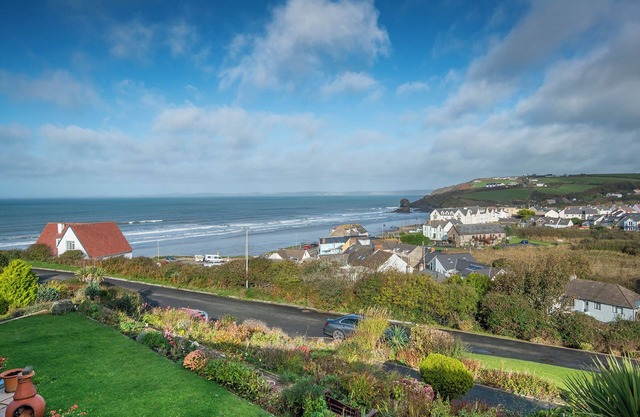 Driftwood, Holiday Home Broad Haven, Sleeps 2, 1 bedrooms, bathrooms