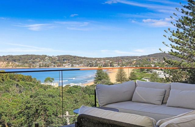 DRIFTWOOD | Ocean Views , Wi-Fi | Accom Holidays