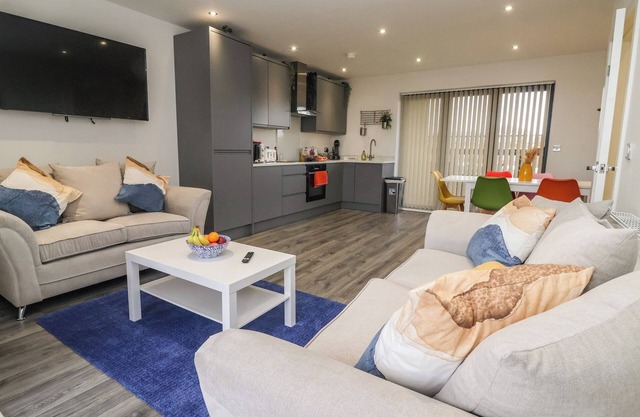DRIFTWOOD, pet friendly, country holiday cottage in Hornsea