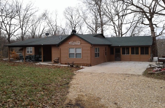 Driftwood River Lodge sur la rivière Meramec. Steelville, MO.