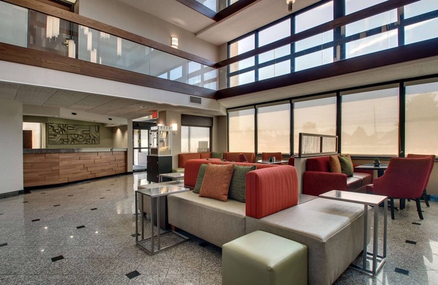 Drury Inn & Suites Evansville East