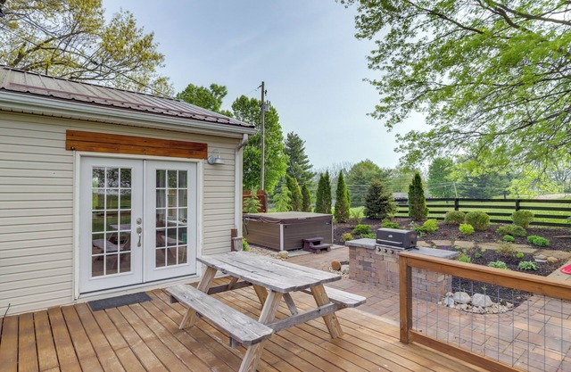 Dry Ridge Rental Home w/ Hot Tub & Game Room!