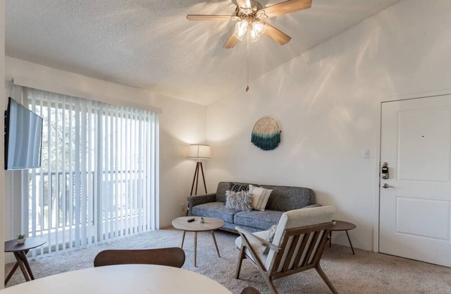 Beautiful 1-Bedroom Flat Near Downtown Midland
