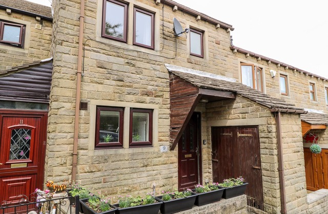 DUCK EGG COTTAGE, family friendly, with open fire in Haworth