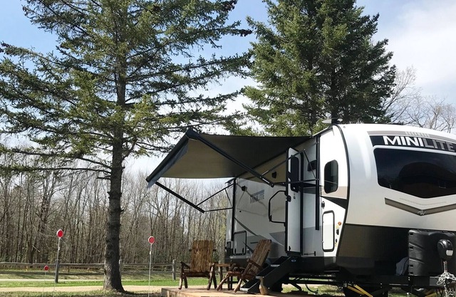 Duck Pond Camper - 3 blocks from the iconic Federal Dam and Leech Lake!