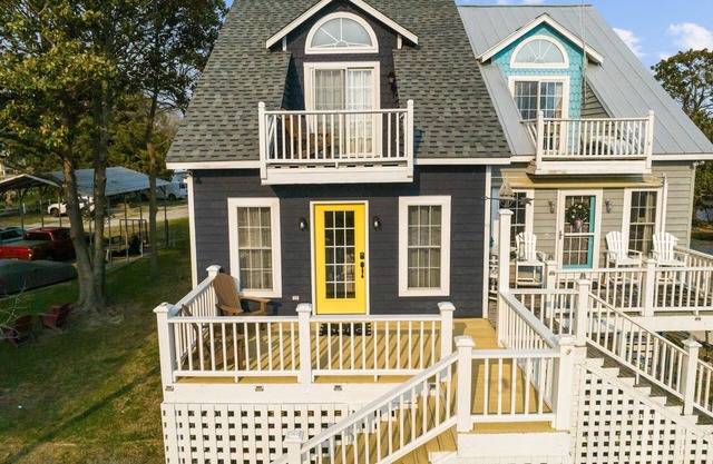 Duck Pond Haven - Quaint Pet friendly Cottage