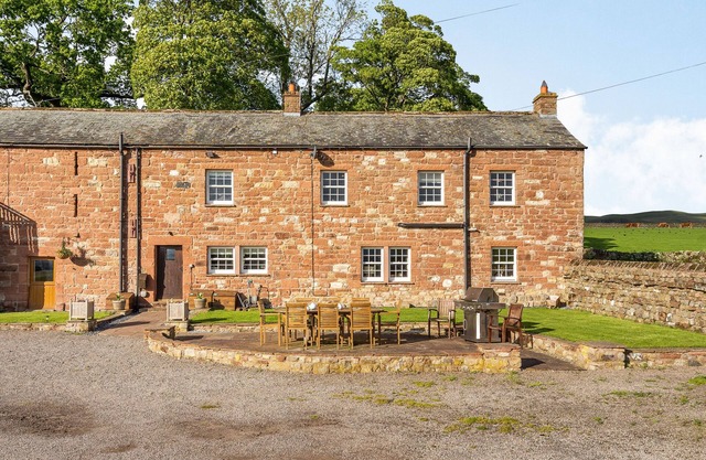 DUDMIRE, pet friendly, with open fire in Appleby-In-Westmorland