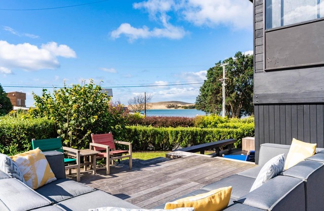 Sea Anchorage - This modern, well-designed beach house will cater to all your needs for a relaxing holiday in the beautiful Mangawhai area. Enjoy the great entertaining spaces after a day at the beach or enjoying one of the many activities there are