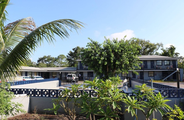 Dunedin Cove Motel