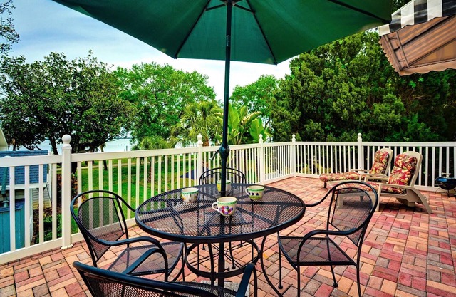 Dunedin Garden Cottage Terrasse sur le toit calme | Marche jusqu'au centre-ville de Dunedin