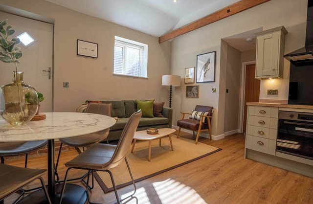 DUNES COTTAGE, pet friendly, country holiday cottage in Kessingland