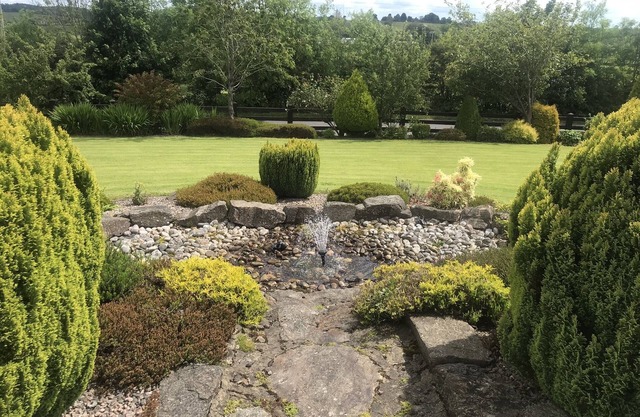 Dungannon 2 Bed Bungalow - Sleeps 5 - Pet Friendly