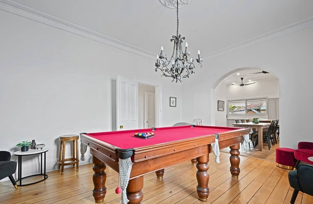 Dunkley House Bathurst | Large CBD Heritage Home, Sleeps 10