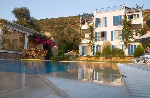 Appartement duplex dans villa avec piscine avec une vue magnifique sur Bodrum et la mer