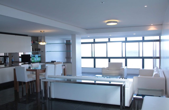 Duplex penthouse à la mer avec toutes les commodités