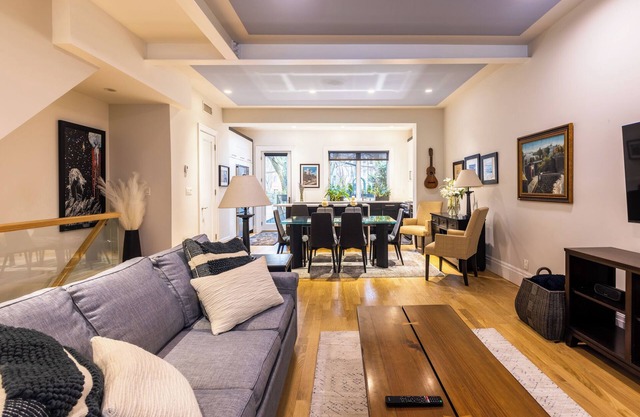 Duplex Williamsbur 5 minutes to waterfront