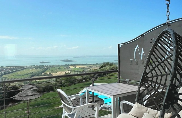 Polvese- Chambre avec terrasse avec vue imprenable sur le lac