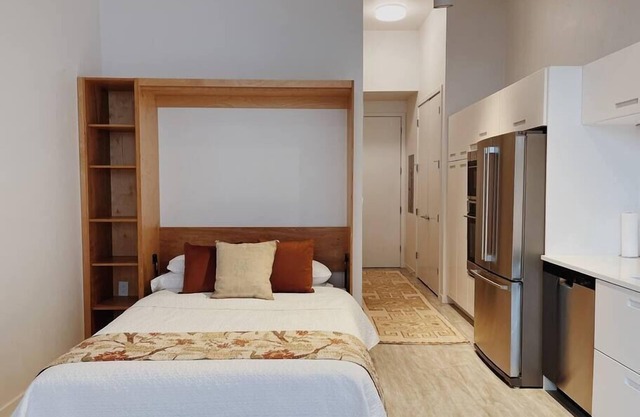 EAA Available - 1 BR Studio in Downtown Oshkosh