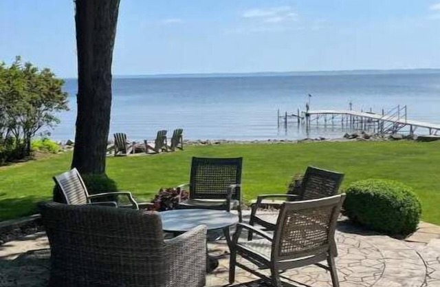 EAA - Luxury on Lake Winnebago - with hot tub
