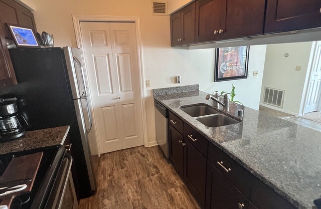 EAA Oshkosh waterfront bachelor pad
