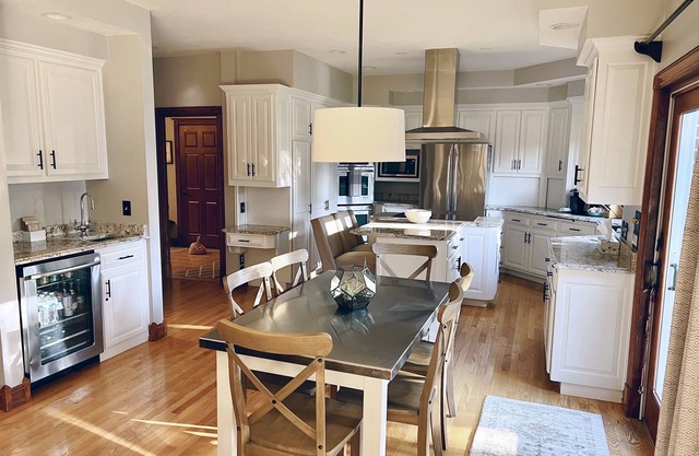 EAA Rental!! Colonial Channel Home