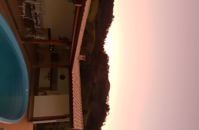 Chaque beau paysage avec piscine