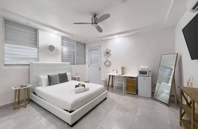 Each Guest House 2-2 | Studio Apt W/ Balcony