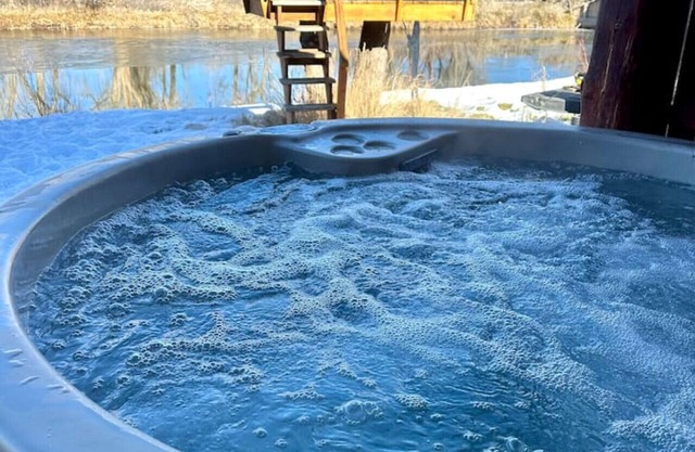 Eagle - Colorado River Cabin with Hot tub!