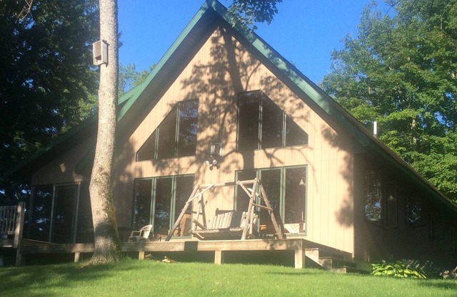 Eagle Point Cabin sur Island Lake dans le comté de fer, Wisconsin