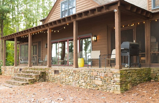 Eagle Point on The Lake