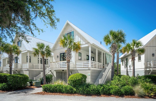 “Eagles Nest” (3035 Southerly Way) 2 person creekside bungalow at Kiawah River ~ Pet Friendly