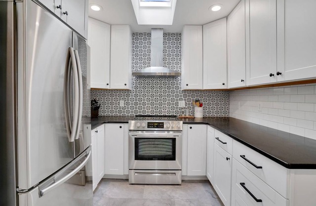 Eagles Nest 4 bedroom 2 bathroom with gorgeous private pool and covered patio