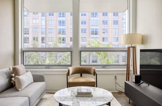 East Cambridge 2BR w/ Gym & W/D, near Lechmere T