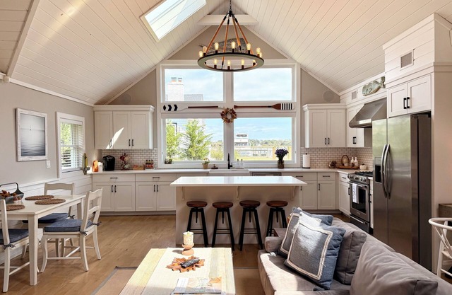 Tout neuf!!! East end cottage au bord de l'eau!