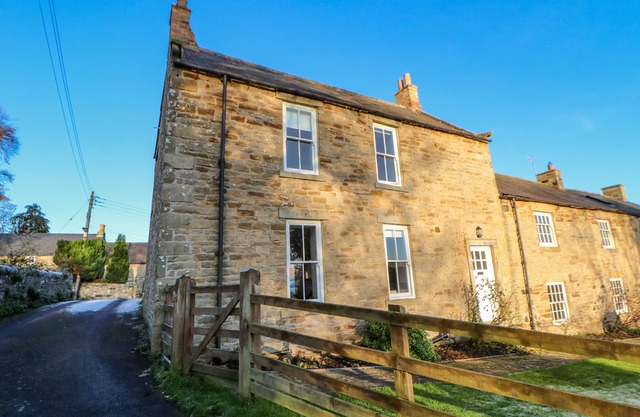 East Farmhouse Cottage, HUMSHAUGH