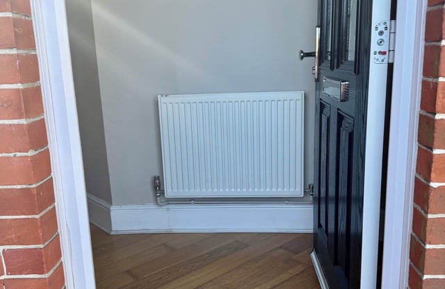 East Grinstead Cosy, Spacious Self-Contained Flat