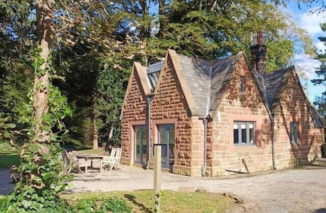 Cottage-Premium-Salle de bain et douche-Vue sur le bois-East Lodge