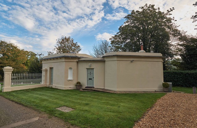 East Lodge, FORDINGBRIDGE