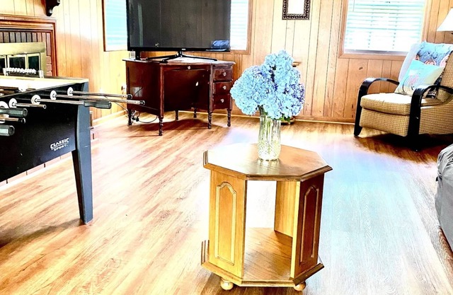 Clean, Cozy, Quiet Home in East Memphis