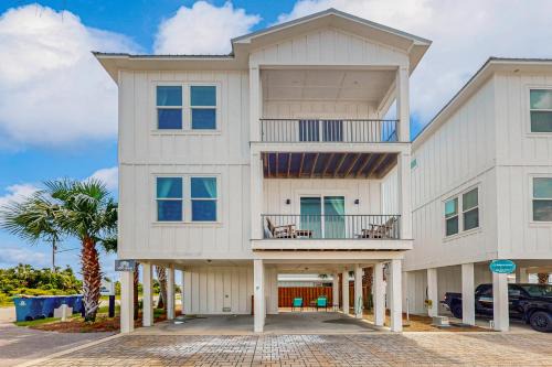 East Side Cottages #F- KC's Hide-Out