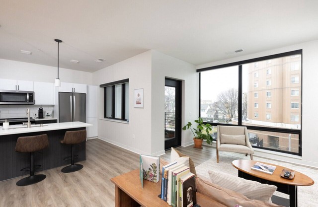 Flexhome East Side 1BR E4 - BradySt+Balcony+Lounge