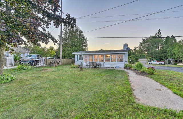 East Tawas Cabin with Lake Huron Access and Views