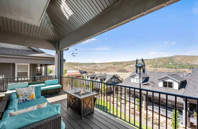 Easy Access to the Slopes & Main Street