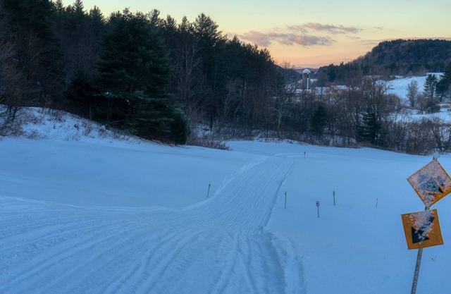 Accès facile au réseau de sentiers de motoneige VAST