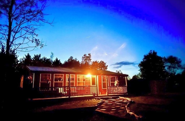 Easy hiking & biking Access! Perfect for small groups or families. Pets welcome!