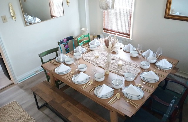 Eclectic Decor 5 Br house, 2 Baths & 2 Kitchens with WiFi and AC in Old Forge