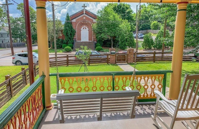 Eclectic Pet Friendly Home in East Nashville