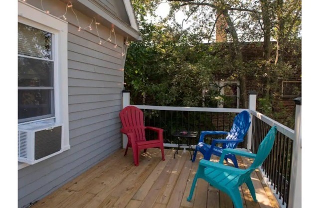 Eclectic Stay in Waterloo Arts District